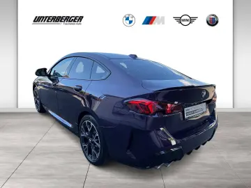 BMW M235 xDrive Gran Coupé BMW Niere Iconic Glow-Ada