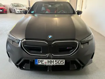 BMW M5 Limousine-ICONIC GLOW-PANORAMA