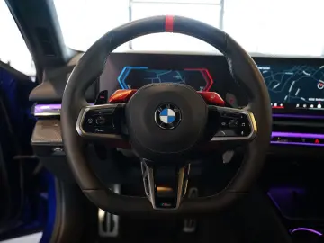 BMW M5 Touring   Ultimate   Pano   Keramik   305km h