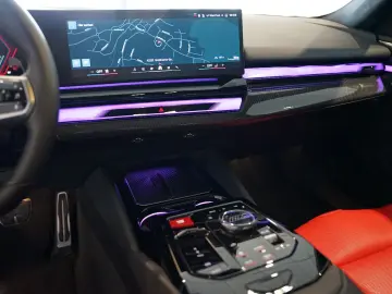 BMW M5 Touring   Ultimate   Pano   Keramik   305km h