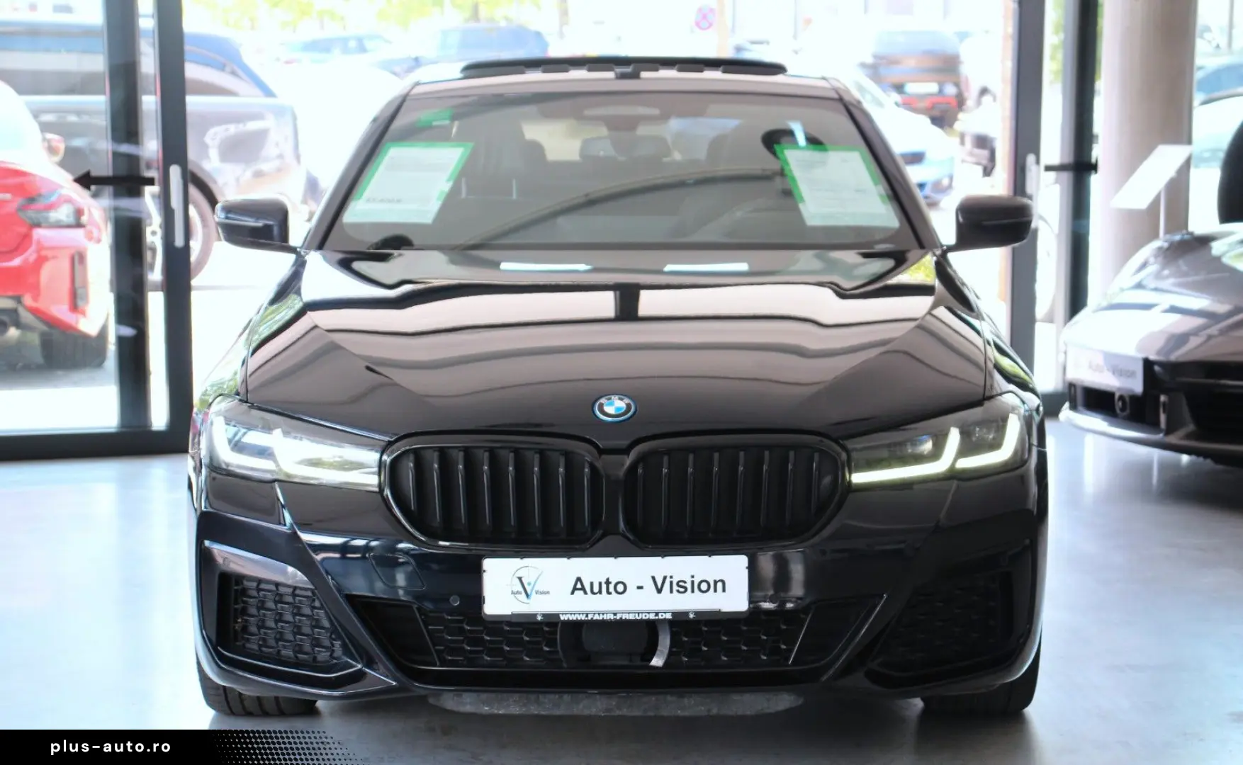 BMW 5 Series 2023 — imagine 3