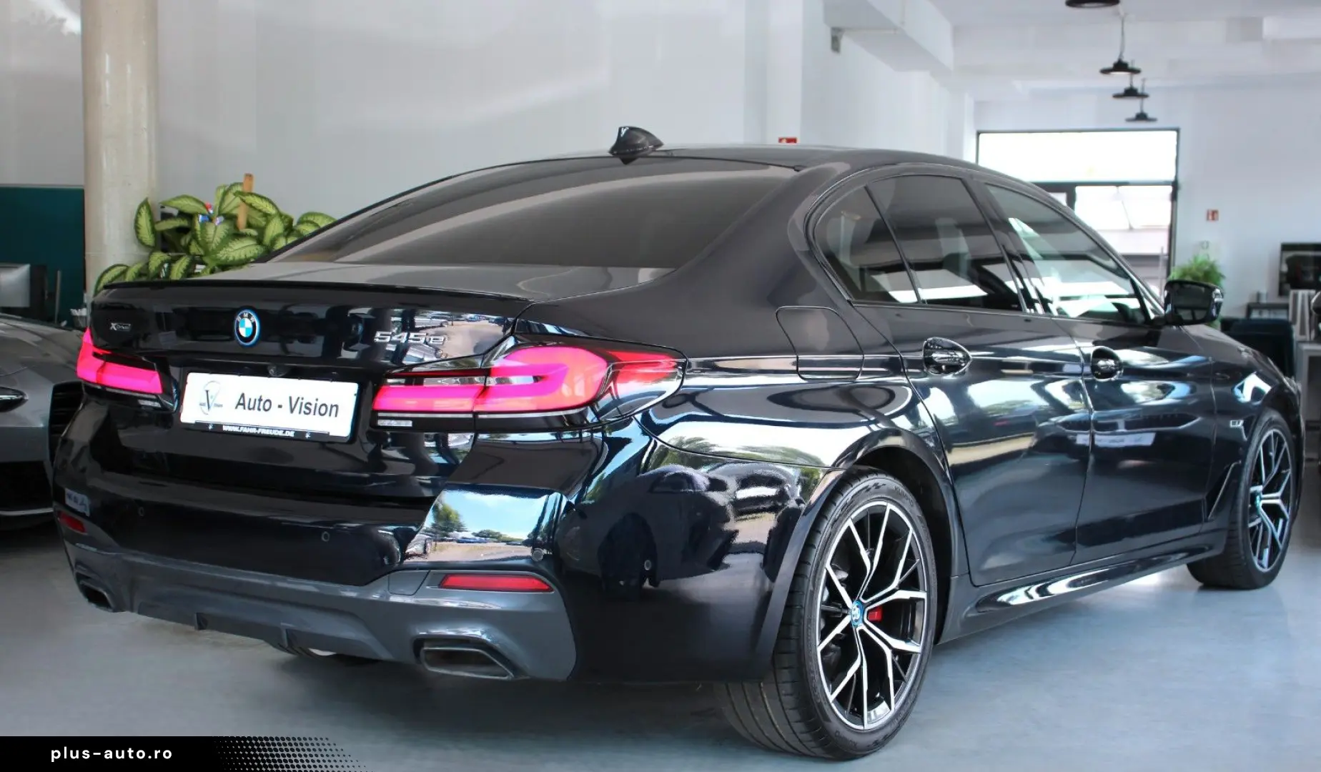 BMW 5 Series 2023 — imagine 5