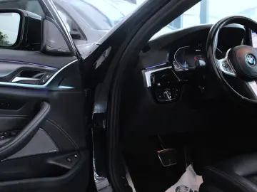 BMW 545e xDrive M Sport PRO (G30)  A-LED ACC AHK HUD