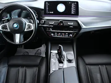 BMW 545e xDrive M Sport PRO (G30)  A-LED ACC AHK HUD