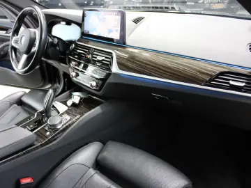 BMW 545e xDrive HUD Kamera H&K Komfort Laser Belüft