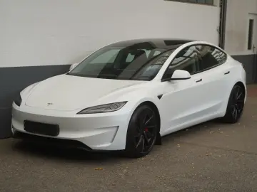 TESLA Model 3 Performance  Highland Mwst.