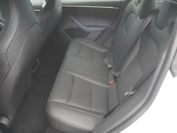 TESLA Model 3 Performance  Highland Mwst.