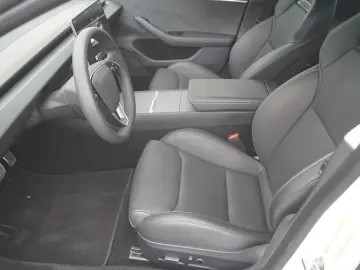 TESLA Model 3 Performance  Highland Mwst.