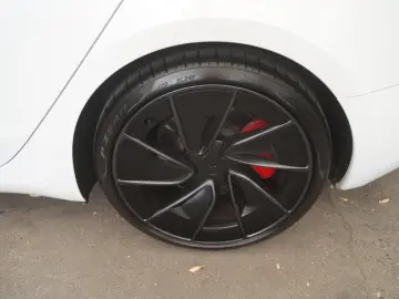 TESLA Model 3 Performance  Highland Mwst.