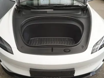 TESLA Model 3 Performance  Highland Mwst.