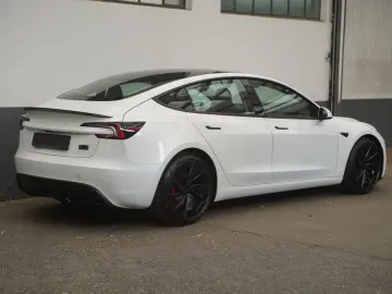 TESLA Model 3 Performance  Highland Mwst.