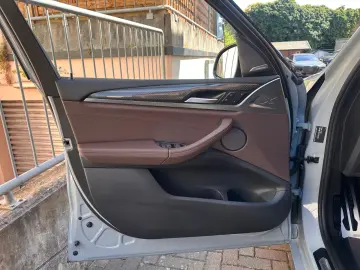 BMW X3 xDr30d M Sport PANO Sitzkl AHK StandHz 360