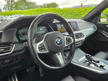 BMW X5 xDrive 45e M Sport AHK Sky-Lounge Laser 360