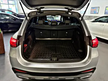 MERCEDES-BENZ GLC 200 4Matic AMG Pano Headup Memory Garantie
