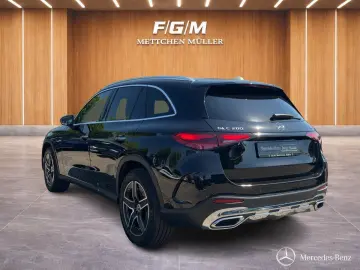 MERCEDES-BENZ GLC 200 AMG Premium PanoD KeyG 360 Dig…