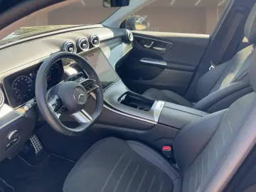 MERCEDES-BENZ GLC 200 AMG Premium PanoD KeyG 360 Dig…