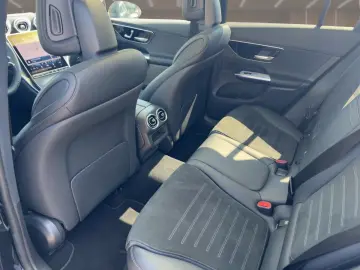 MERCEDES-BENZ GLC 200 AMG Premium PanoD KeyG 360 Dig…