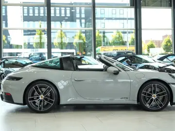 PORSCHE 911 Targa 4 GTS SPORT-CHRONO MATRIX LIFT BOSE 21
