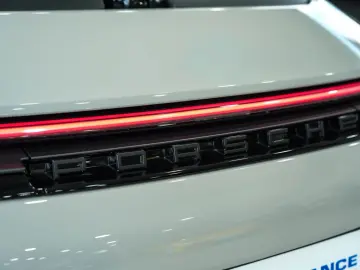 PORSCHE 911 Targa 4 GTS SPORT-CHRONO MATRIX LIFT BOSE 21