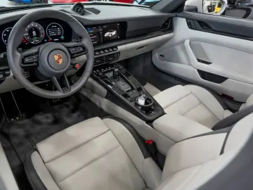 PORSCHE 911 Targa 4 GTS SPORT-CHRONO MATRIX LIFT BOSE 21