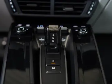 PORSCHE 911 Targa 4 GTS SPORT-CHRONO MATRIX LIFT BOSE 21
