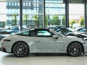 PORSCHE 911 Targa 4 GTS SPORT-CHRONO MATRIX LIFT BOSE 21