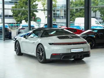 PORSCHE 911 Targa 4 GTS SPORT-CHRONO MATRIX LIFT BOSE 21