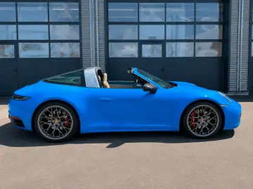 PORSCHE 992 Targa 4S