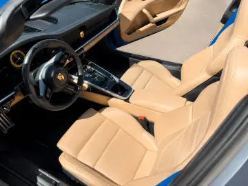 PORSCHE 992 Targa 4S