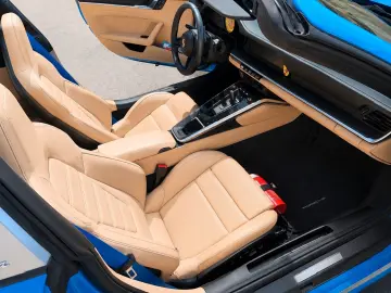 PORSCHE 992 Targa 4S
