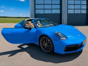 PORSCHE 992 Targa 4S
