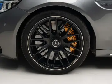 Mercedes-Benz C 63 AMG V8