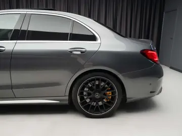 Mercedes-Benz C 63 AMG V8