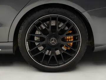 Mercedes-Benz C 63 AMG V8