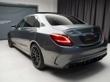 Mercedes-Benz C 63 AMG V8