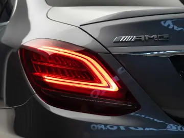 Mercedes-Benz C 63 AMG V8