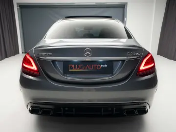 Mercedes-Benz C 63 AMG V8