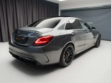 Mercedes-Benz C 63 AMG V8