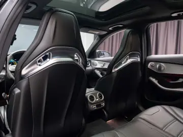 Mercedes-Benz C 63 AMG V8