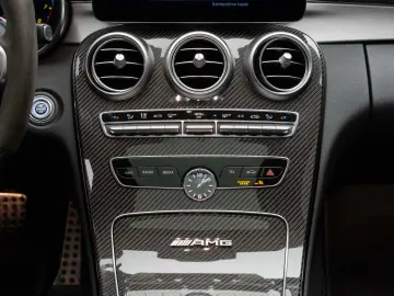 Mercedes-Benz C 63 AMG V8