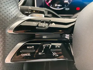 MERCEDES-BENZ CLE 300 4M AMG Line Navi Distronic Kam…