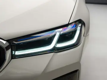 BMW 545 e xDrive   M pachet   H&K   360   Laser