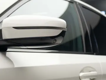 BMW 545 e xDrive   M pachet   H&K   360   Laser