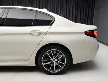 BMW 545 e xDrive   M pachet   H&K   360   Laser