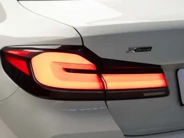 BMW 545 e xDrive   M pachet   H&K   360   Laser