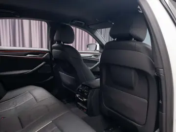 BMW 545 e xDrive   M pachet   H&K   360   Laser