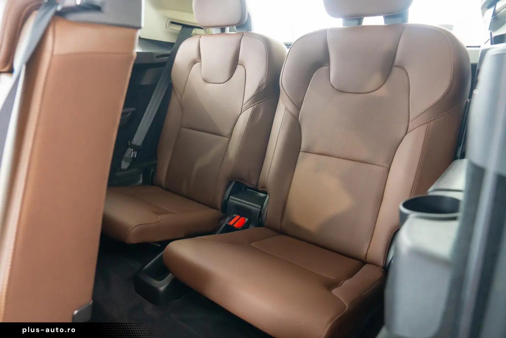 Volvo XC 90 2.0 Diesel Mild-Hybrid 4x4 Momentum Pro 7 L