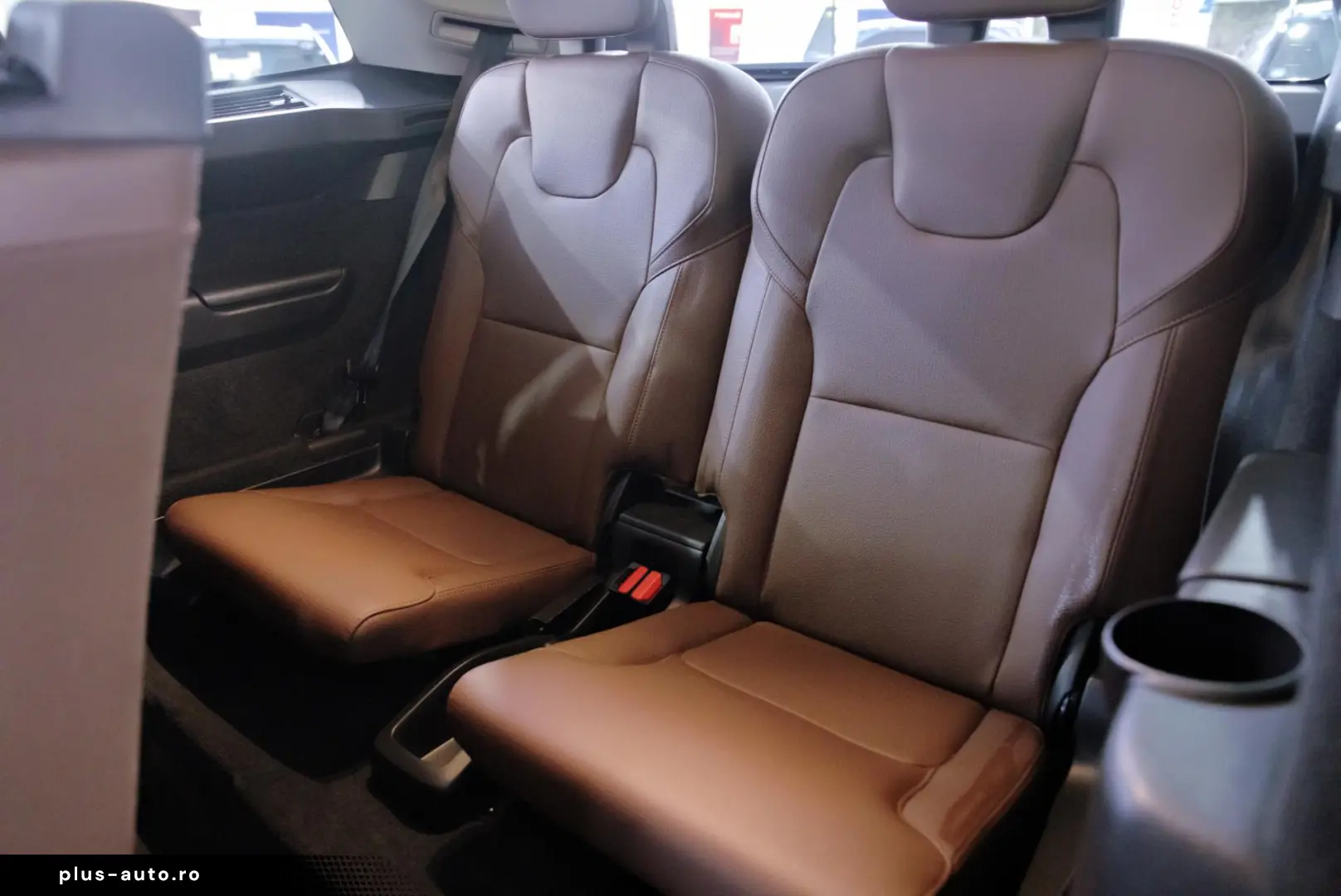 Volvo XC 90 2.0 Diesel Mild-Hybrid 4x4 Momentum Pro 7 L