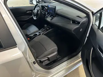 TOYOTA Corolla 2.0 Hybrid Touring Sports Business Editi