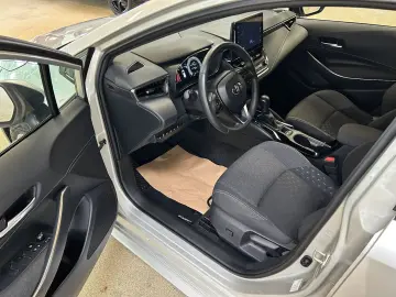 TOYOTA Corolla 2.0 Hybrid Touring Sports Business Editi